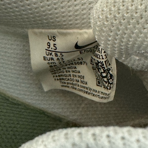 Nike Women’s Sneakers Shoes White and Green Size 9.5 - Picture 6 of 8